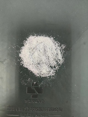Butirato de sódio combinando cinamaldeído substituindo AGP para aves de capoeira